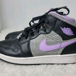 AIR Jordan Youth Mid Black and White Houndstooth Lilac Plaid Sneakers Size 6 Y